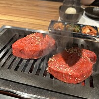 黒毛和牛ヘレ肉専門店 炭火焼肉 りきちゃん 北浜店 - 