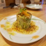 カジュアルフレンチBar 7FUKU - アボカドと帆立貝のタルタル