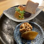 すし屋 蓮太郎 - 白子と奈良漬。サーモンとワイン漬けをミニパンに乗せていただきます