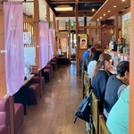 手打ちうどん 居食屋 凡愚 - 店内の雰囲気