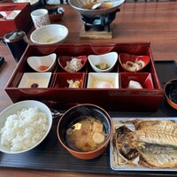 日本料理 初海 - 