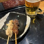 京の焼肉処 弘  京都タワーサンド店 - 左から、ミノとハラミ！やはり、肉には生ビール！