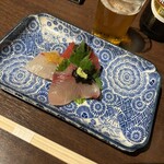 うしのほね 本店 - 造り3種盛り！全て味付けのため、醤油無しで。