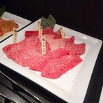 しゃぶしゃぶ すき焼き 焼肉　兜　奥座 - 