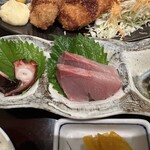 海鮮茶屋 一鮮 - 【2024.10.17(木)】日替ランチ（並盛・アジフライとヒレカツ・本日の刺身2種）990円の刺身２種