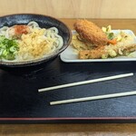 白川うどん - かけ中＋かき揚げ・ちく天・コロッケ