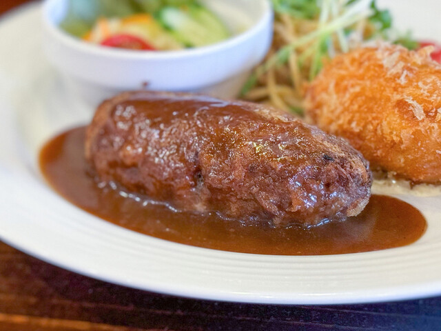 Kissa Akai Sunny photo 2