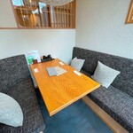 うなぎ四代目菊川 - 川を眺めながらゆっくりできるソファ席の個室おすすめです♡♡