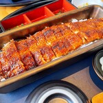 うなぎ四代目菊川 中洲春吉店 - 名物の一本うなぎ、おっきくて豪華です♡♡