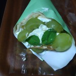 cafe nekoji - シャインマスカットクレープ。