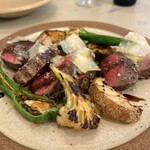 Cadota - 徳島の鹿肉のロースト バルサミコソースとグラナパダーノチーズ