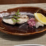 九兵衛旅館 - 荘内浜サワラの塩焼