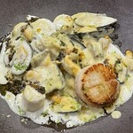 渡辺料理店 - ムール貝の茴香ソースにはこんがり焼いた帆立の貝柱がどーんと乗ってます