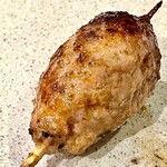 焼鳥 せきね - これは食べずに帰れない捏　この巨大肉塊になってから味わいが増しました