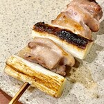 焼鳥 せきね - 軍鶏の脹脛はねぎまでこんがりじっくりの火入れです