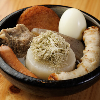 【大人気の特製出汁おでんは地酒との相性が抜群】