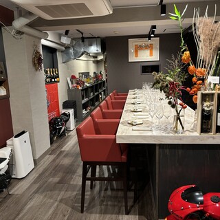 ゆったりとしたカウンター1～6名様席