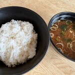 まるは食堂旅館 - ごはん・お味噌汁