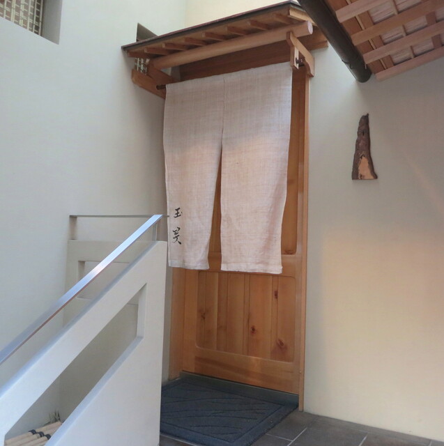 シンプルさが際立つ玄関