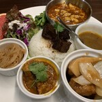 大衆中遊華食堂 八戒 - 今月のスパイス中華とカレープレート