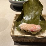 Lega - 生ハムの柿の葉寿司