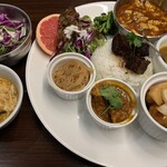 大衆中遊華食堂 八戒 - 今月のスパイス中華とカレープレート