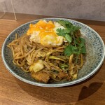 大衆中遊華食堂 八戒 - ホルモン炒麺