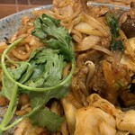 大衆中遊華食堂 八戒 - ホルモン炒麺