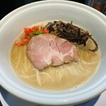 らーめん三極志 - 博多豚骨ラーメン