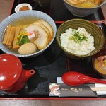 鯛塩そば 灯花 イオンモール上尾店 - 