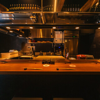 一人飲み歓迎｜贅沢なおひとり様時間を楽しむカウンター席