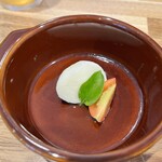 PIZZERIA Lucca - ひと口カプレーゼ