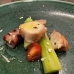 IL PLANETARIO - サンタルチア風やわらかいタコのマリネ
      　アスパラ/バーニャカウダピュレ/山わさび