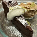 IL PLANETARIO - トルタ・ディ・チョッコラータ
      　紅茶のジェラート／生ベルガモット