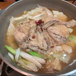 博多料理 もつ鍋 とりふく - 【水炊き風】ほろほろ半身炊き