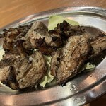 博多料理 もつ鍋 とりふく - 薩摩地鶏なんこつ炙り焼き