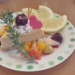 LAUNA - ヨコスカチェリーチーズケーキ　コーヒセット