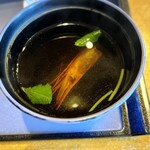 日本橋 - ホッキ魚醤入りの吸い物