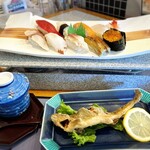 日本橋 - 茜と、ヤマメの唐揚げ、茶碗蒸し。姿揚げの鰭が立っておるぞ。脂鰭も立っておったぞ。