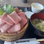 糸島食堂 - 写真でもわかるほど綺麗なお刺身✨