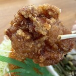 たらふく亭 - 鶏もも肉のからあげ