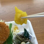 たらふく亭 - 沢庵の付け合わせ