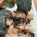 たらふく亭 - ご飯には鰹節と昆布