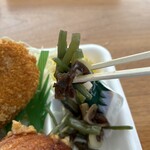 たらふく亭 - 山菜の付け合わせ