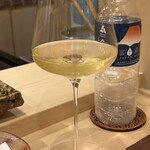 鮨桂太 - 白ワインも美味し