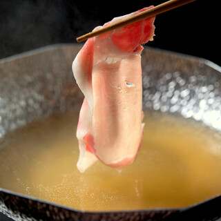 本格沖縄料理や厳正あぐー豚のしゃぶしゃぶを堪能できます！