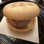 樋口 - 小豆アイスが美味しいパリパリ最中。男性陣が甘味を２種ずつ召し上がっていました！
