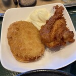 情熱食堂 - セットの唐揚げとコロッケ