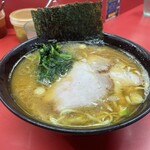 ラーメン 杉田家 - ラーメン900円