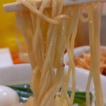 まりぼ - 自家製ストレートの中太麺